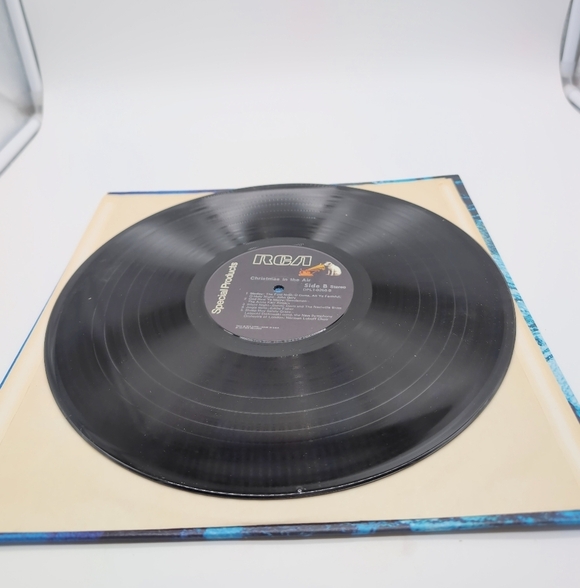 Christmas in the Air Vintage Vinyl Record Vic Damone Eddie Fisher - Picture 5 of 5